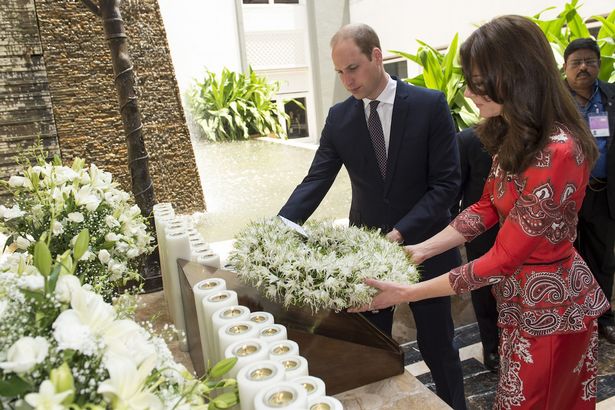 Kate and William pay tribute to 26/11 Mumbai victims