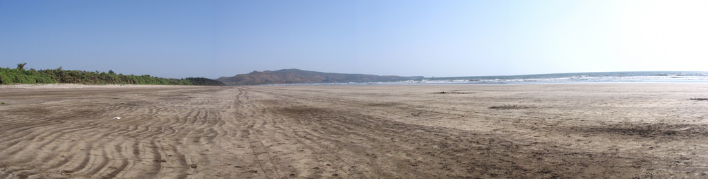shrivardhan harihareshwar beach in maharashtra